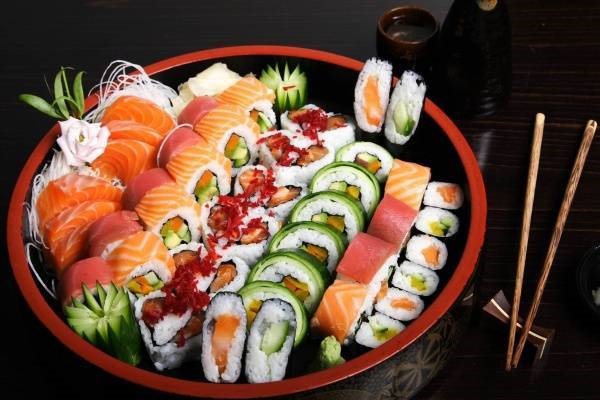 hình ảnh kimbap khác gì sushi