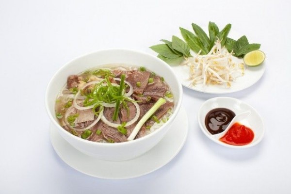 Ngoài cách gọi “Beef Pho” thì Phở bò còn được gọi là Beef Noodles Soup