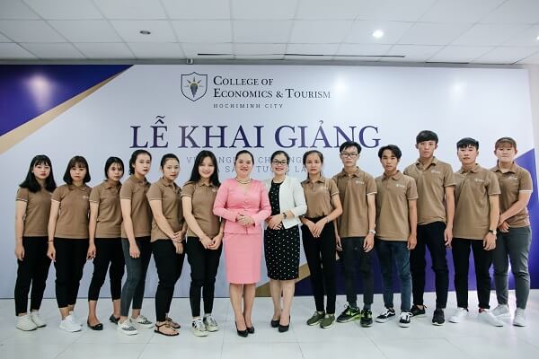 trường trung cấp cet khai giảng lớp học