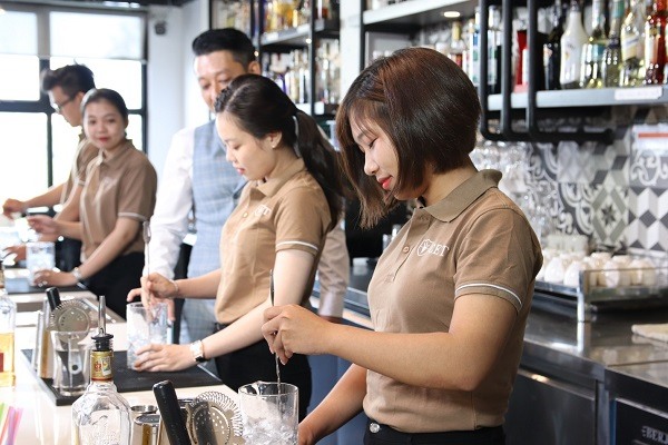 nhân viên bartender  đảm bảoc