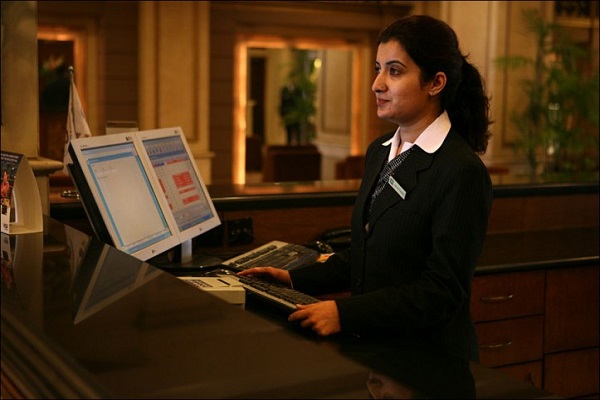 Điểm tên 7 tình huống “khó xử” của lễ tân khách sạn và cách xử lý hiệu quả nhất