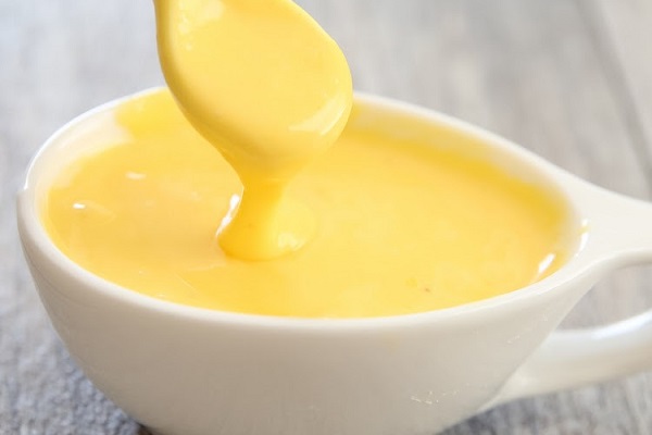 Xốt Hollandaise sánh mịn